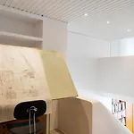 Αρχιτεκτονικό Loft Με Ιδιωτικό Κήπο